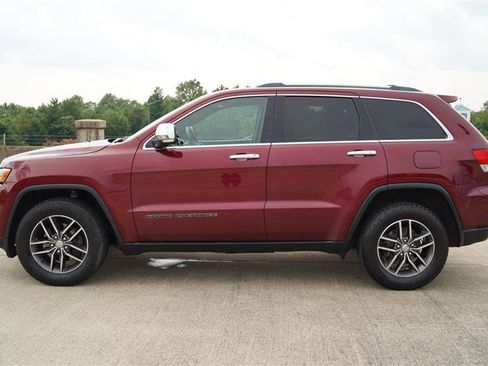 Used 2018 Jeep Grand Cherokee Limited AWD/4WD image 2
