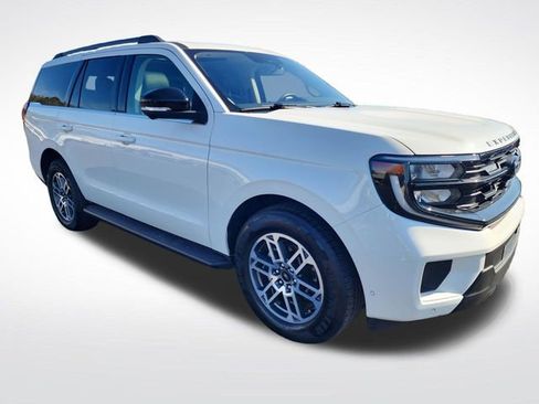 Used 2025 Ford Expedition Active image 7