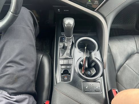 Used 2018 Toyota Camry XLE w/ Audio Package FWD image 17