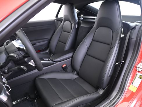 Used 2025 Porsche 718 Cayman image 5