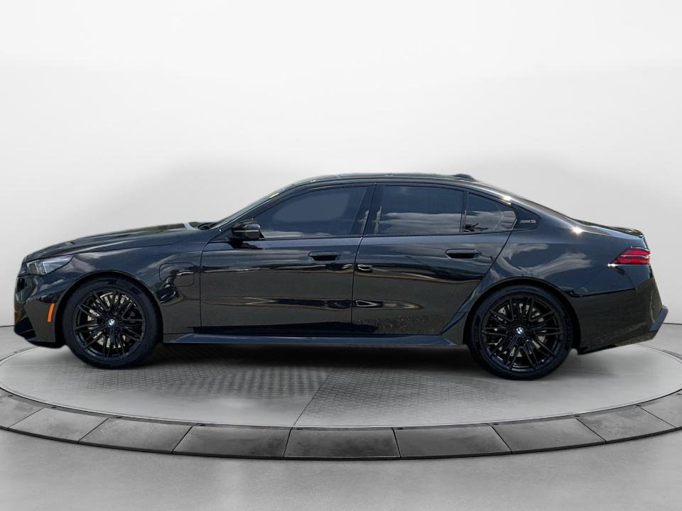 Used 2026 BMW M5 w/ Executive Package AWD/4WD image 4