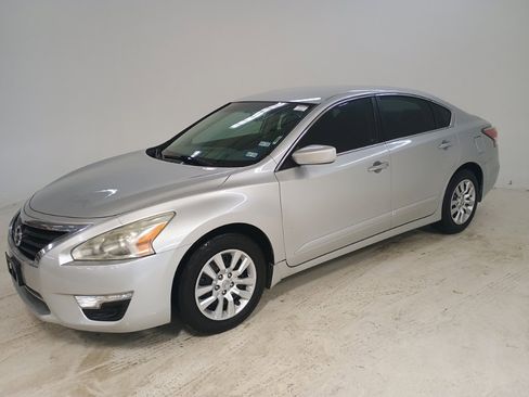 Used 2015 Nissan Altima 2.5 S w/ Power Driver Seat Package image 4