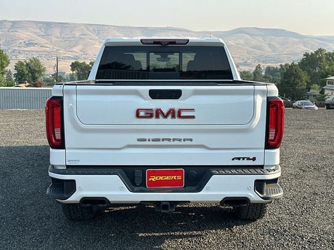 Used 2020 GMC Sierra 1500 AT4 w/ AT4 Premium Package AWD/4WD image 11