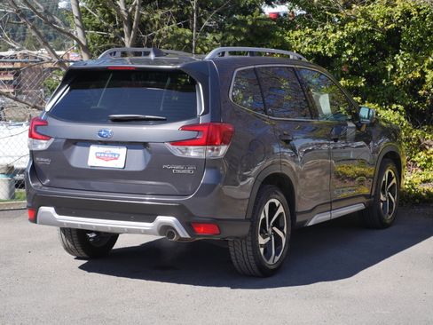 Used 2023 Subaru Forester Touring image 28