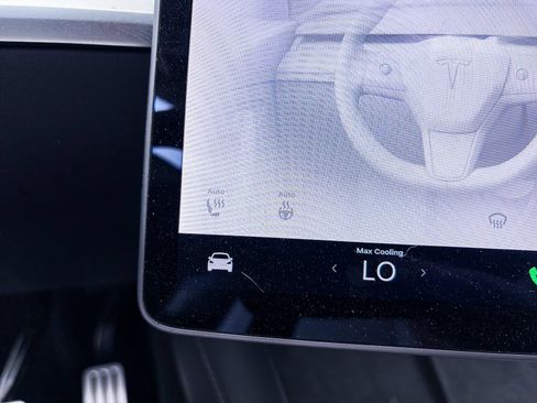 Used 2022 Tesla Model Y Performance AWD/4WD image 24