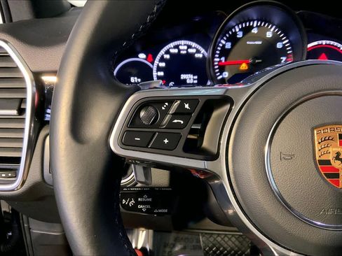 Used 2022 Porsche Cayenne image 27