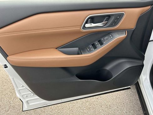 New 2026 Nissan Rogue Platinum AWD/4WD image 16