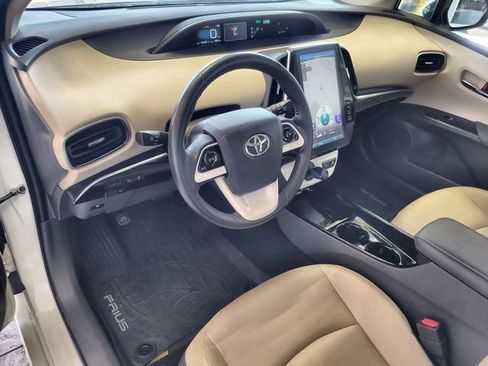 Used 2018 Toyota Prius Four FWD image 14