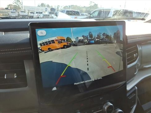 Used 2022 Ford Expedition Max XLT image 15