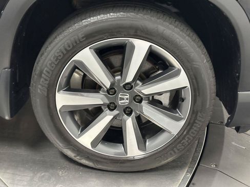 Certified 2023 Honda Pilot Touring image 17