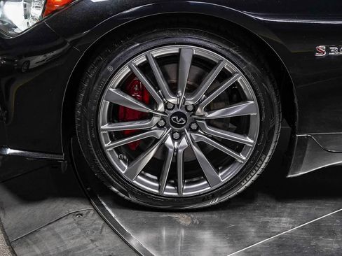 Used 2018 INFINITI Q50 Red Sport 400 w/ Sensory Package (Sport) RWD image 9