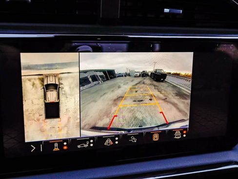 Used 2025 GMC Sierra 2500 AT4 image 86