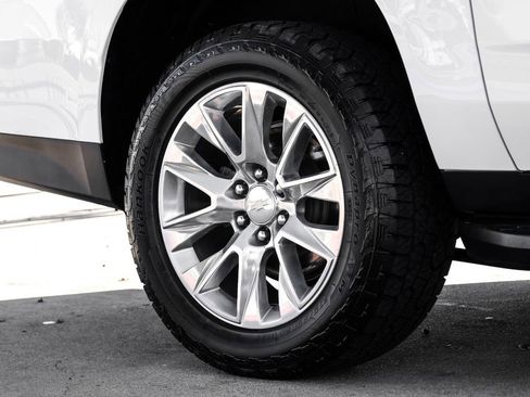 Used 2022 Chevrolet Suburban Premier image 61