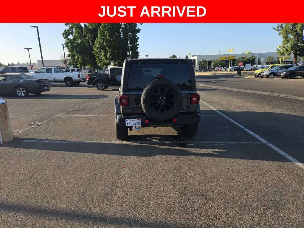 Used 2023 Jeep Wrangler Unlimited Sahara AWD/4WD image 6