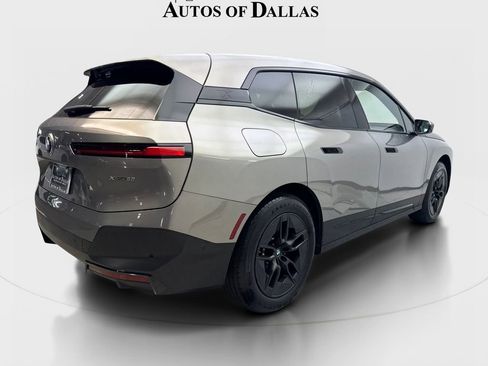Used 2024 BMW iX xDrive50 w/ Premium Package AWD/4WD image 6