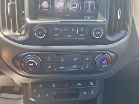 Used 2017 Chevrolet Colorado Z71 w/ Z71 Midnight Edition AWD/4WD image 11