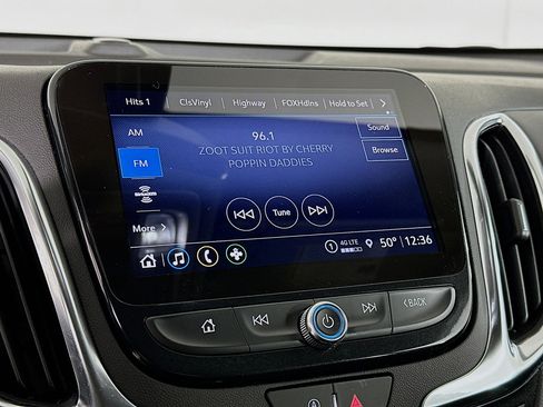 Used 2024 Chevrolet Equinox Premier image 21