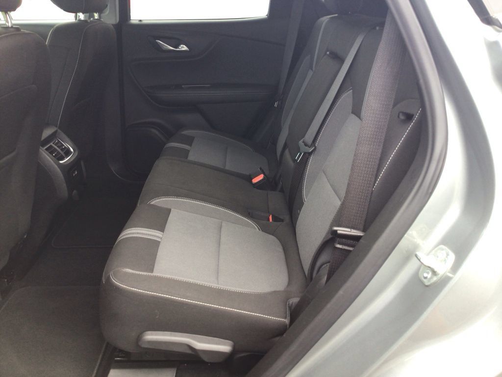 Used 2025 Chevrolet Blazer LT AWD/4WD image 10