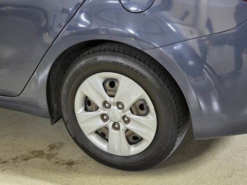 Used 2015 Kia Forte LX w/ Popular Package FWD image 9
