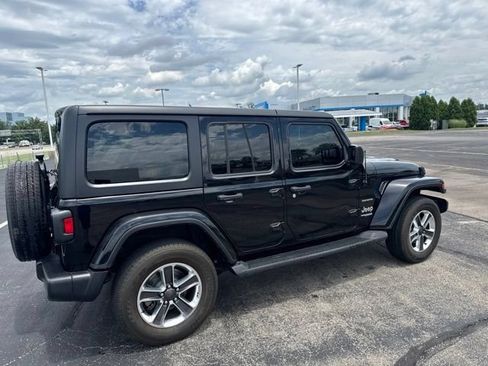 Used 2019 Jeep Wrangler Unlimited Sahara AWD/4WD image 7