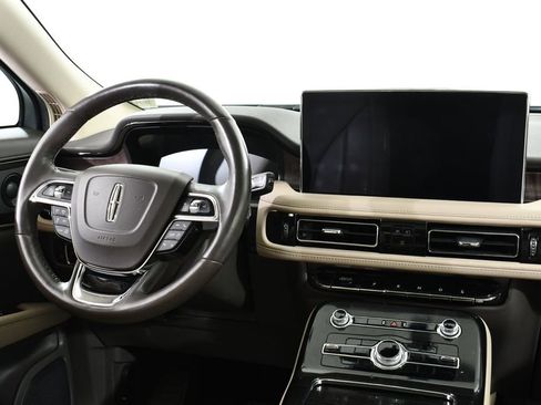 Used 2022 Lincoln Nautilus Reserve w/ Equipment Group 201A AWD/4WD image 8