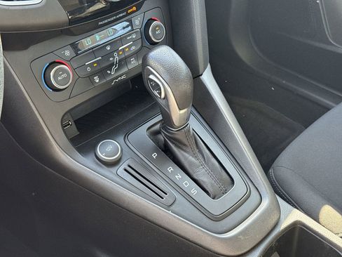Used 2017 Ford Focus SEL image 25