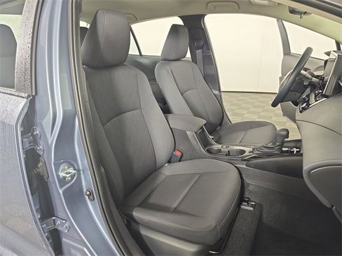 Used 2025 Toyota Corolla LE image 18