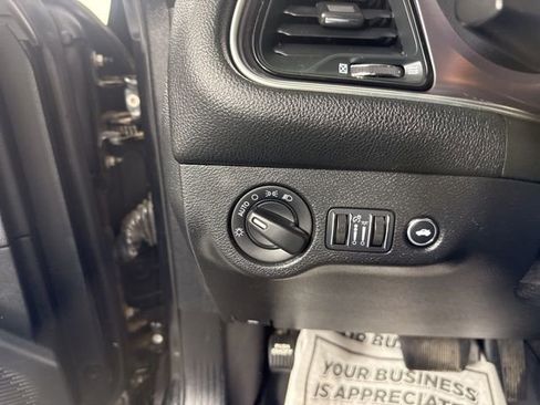 Used 2016 Dodge Challenger SXT w/ Driver Convenience Group image 28