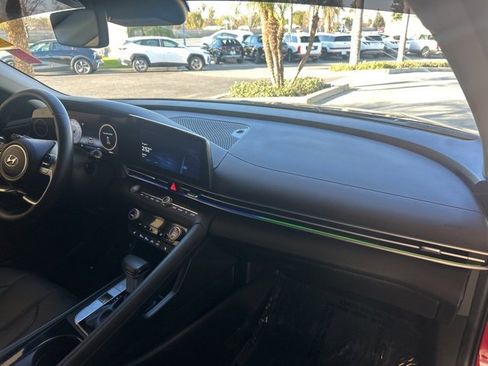 Used 2023 Hyundai Elantra Limited image 27