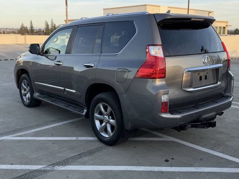 Used 2013 Lexus GX 460 Premium image 3