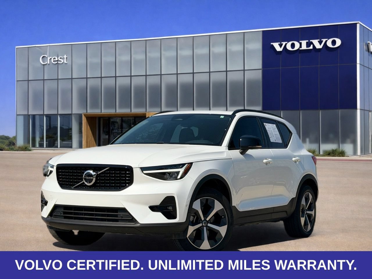Certified 2025 Volvo XC40 B5 Plus AWD/4WD image 1