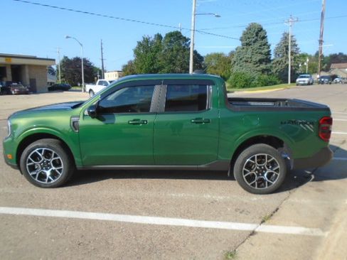 Used 2025 Ford Maverick Lariat AWD/4WD image 3