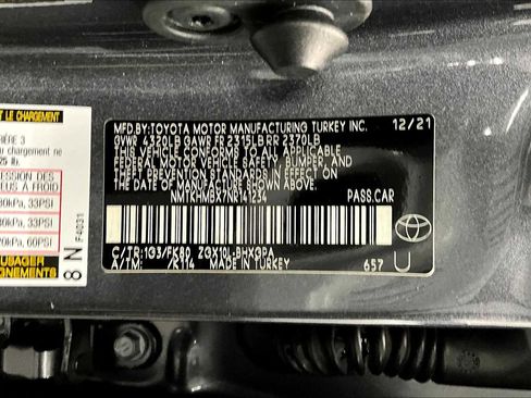 Used 2022 Toyota C-HR XLE image 36