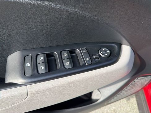 Used 2022 Hyundai Venue SEL w/ Cargo Package image 14