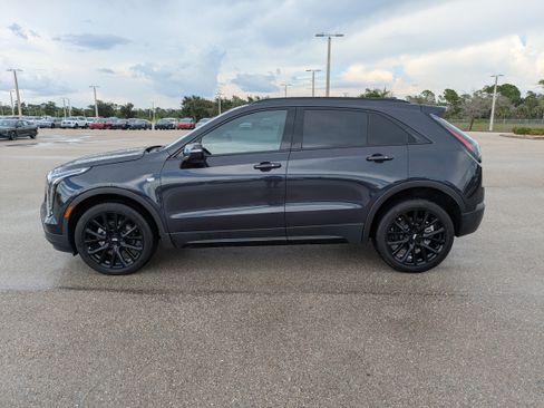 Used 2023 Cadillac XT4 Sport w/ LPO, Onyx Lite Package FWD image 7