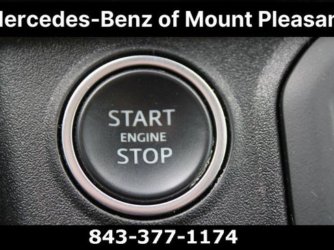 Used 2022 Land Rover Defender 110 image 32