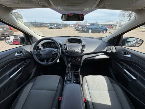 Used 2018 Ford Escape SE image 12