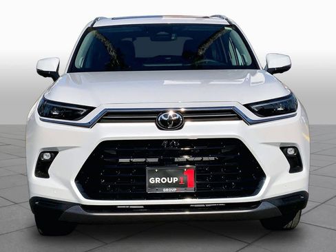 New 2026 Toyota Grand Highlander AWD image 3