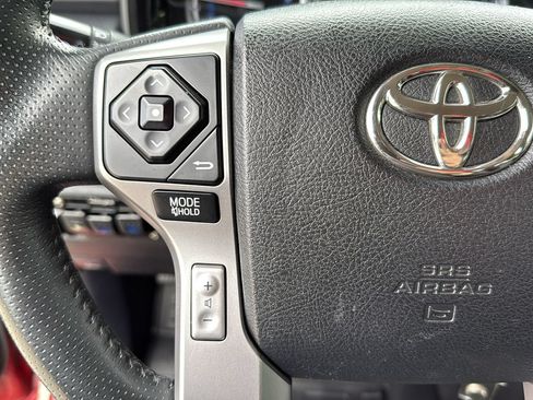 Used 2016 Toyota 4Runner SR5 AWD/4WD image 17