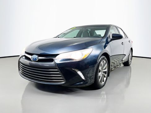 Used 2017 Toyota Camry XLE image 10