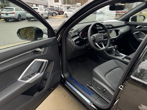 New 2025 Audi Q3 2.0T Premium image 18
