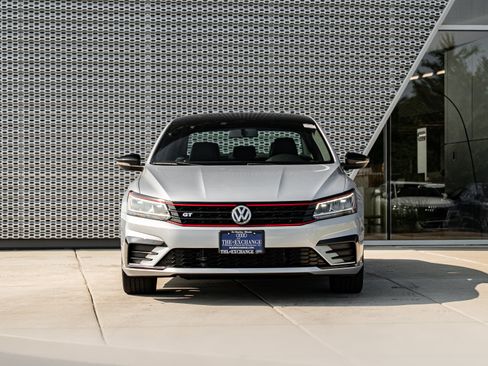 Used 2018 Volkswagen Passat GT FWD image 5