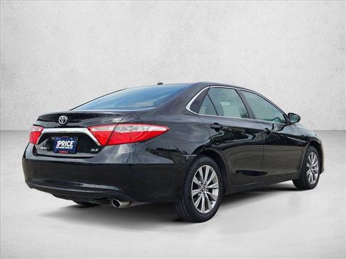 Used 2017 Toyota Camry XLE FWD image 5