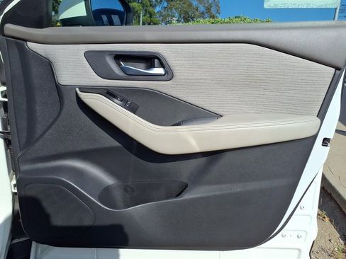 Used 2022 Nissan Rogue SV FWD image 23