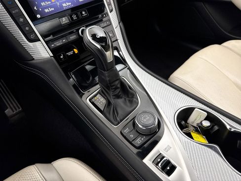 Used 2017 INFINITI Q60 Red Sport 400 image 27