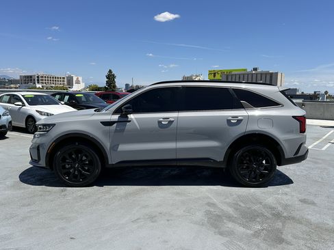 Certified 2022 Kia Sorento SX AWD/4WD image 3