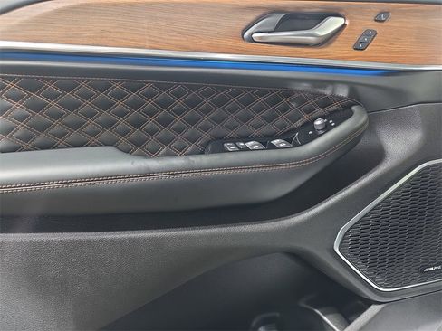 Used 2024 Jeep Grand Cherokee L Summit w/ High Altitude Package image 32