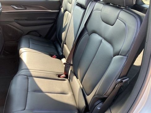 New 2025 Jeep Grand Cherokee Limited image 24