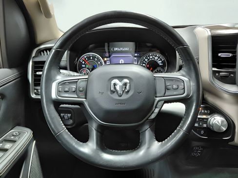 Used 2020 RAM 1500 Laramie AWD/4WD image 28