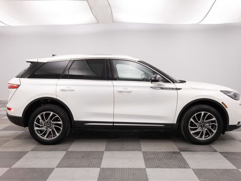 Used 2022 Lincoln Corsair AWD w/ Equipment Group 101A image 13